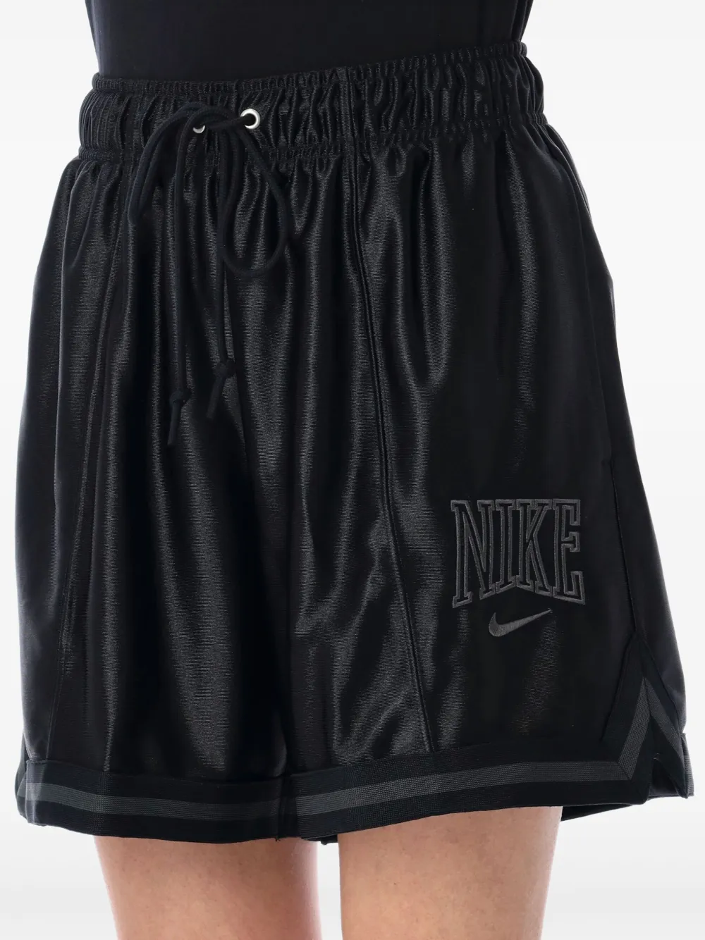 Nike Shorts met geborduurd logo Zwart