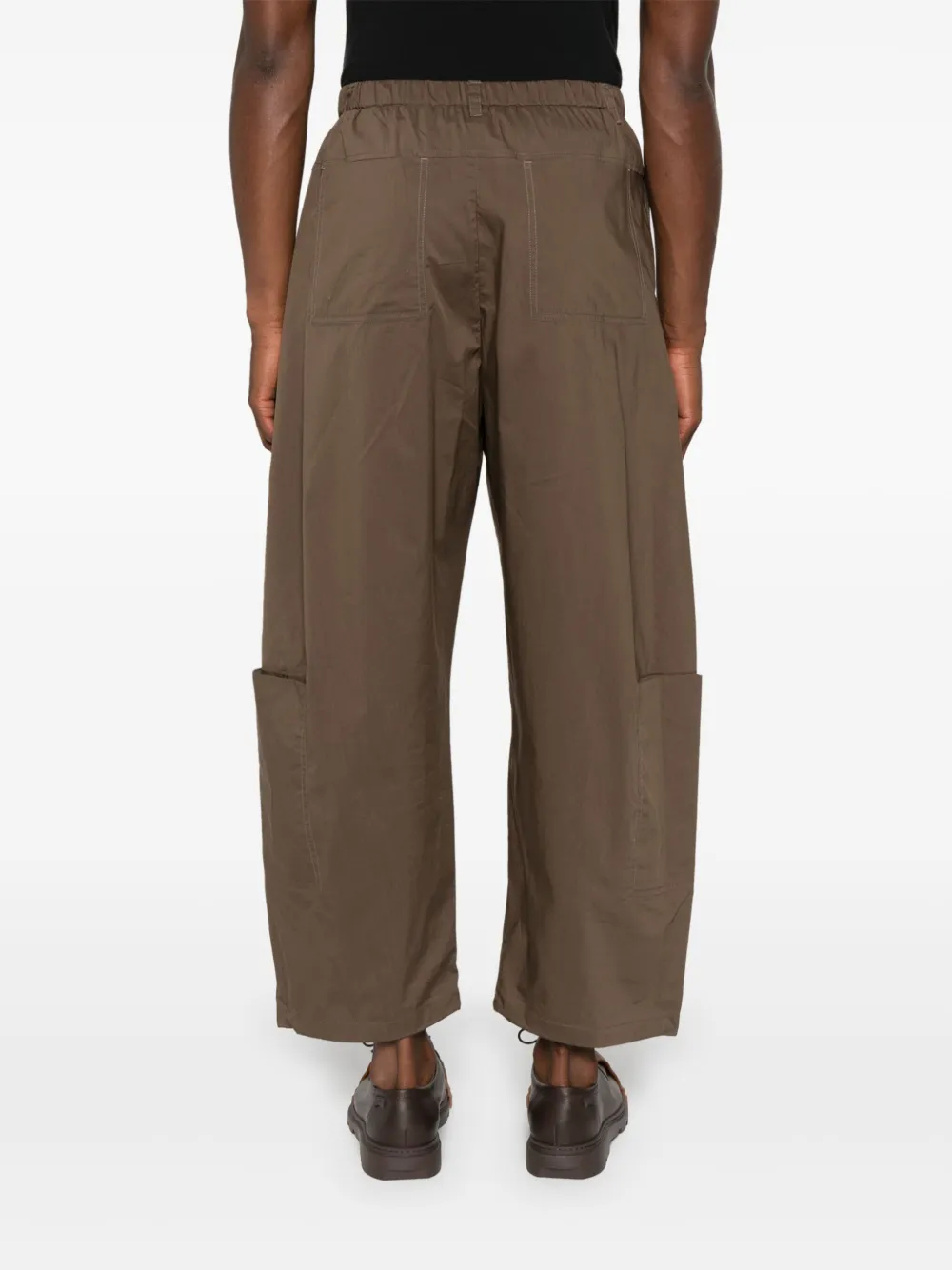 Amomento Broek met opgestikte zak Bruin
