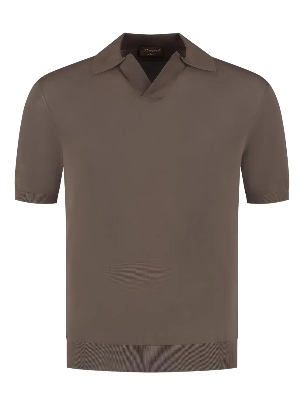 short-sleeved T-shirt