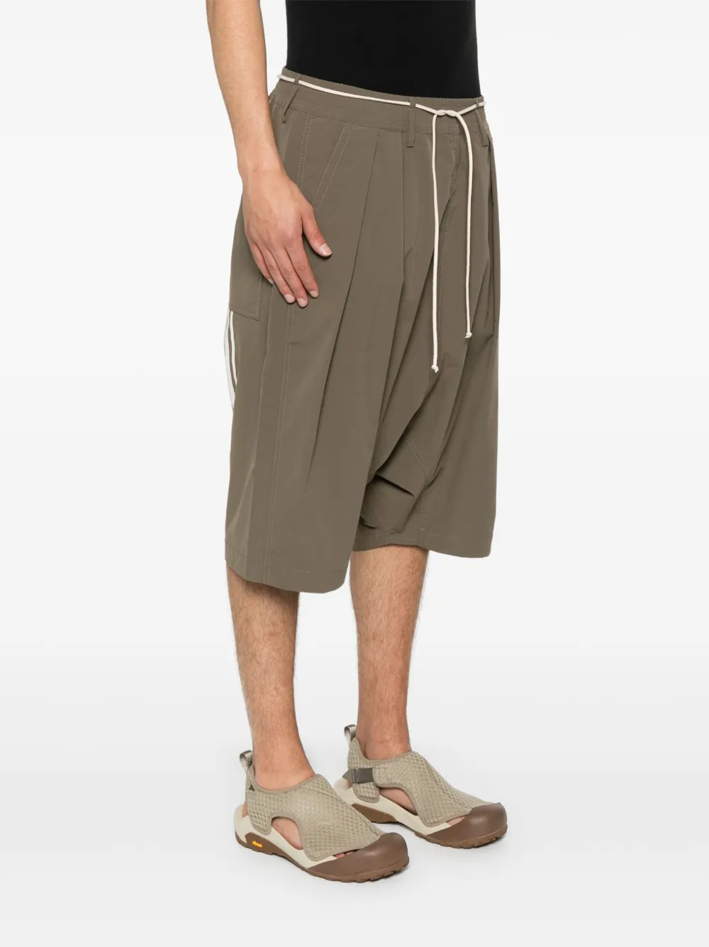 MORDECAI Shorts met trekkoord Groen
