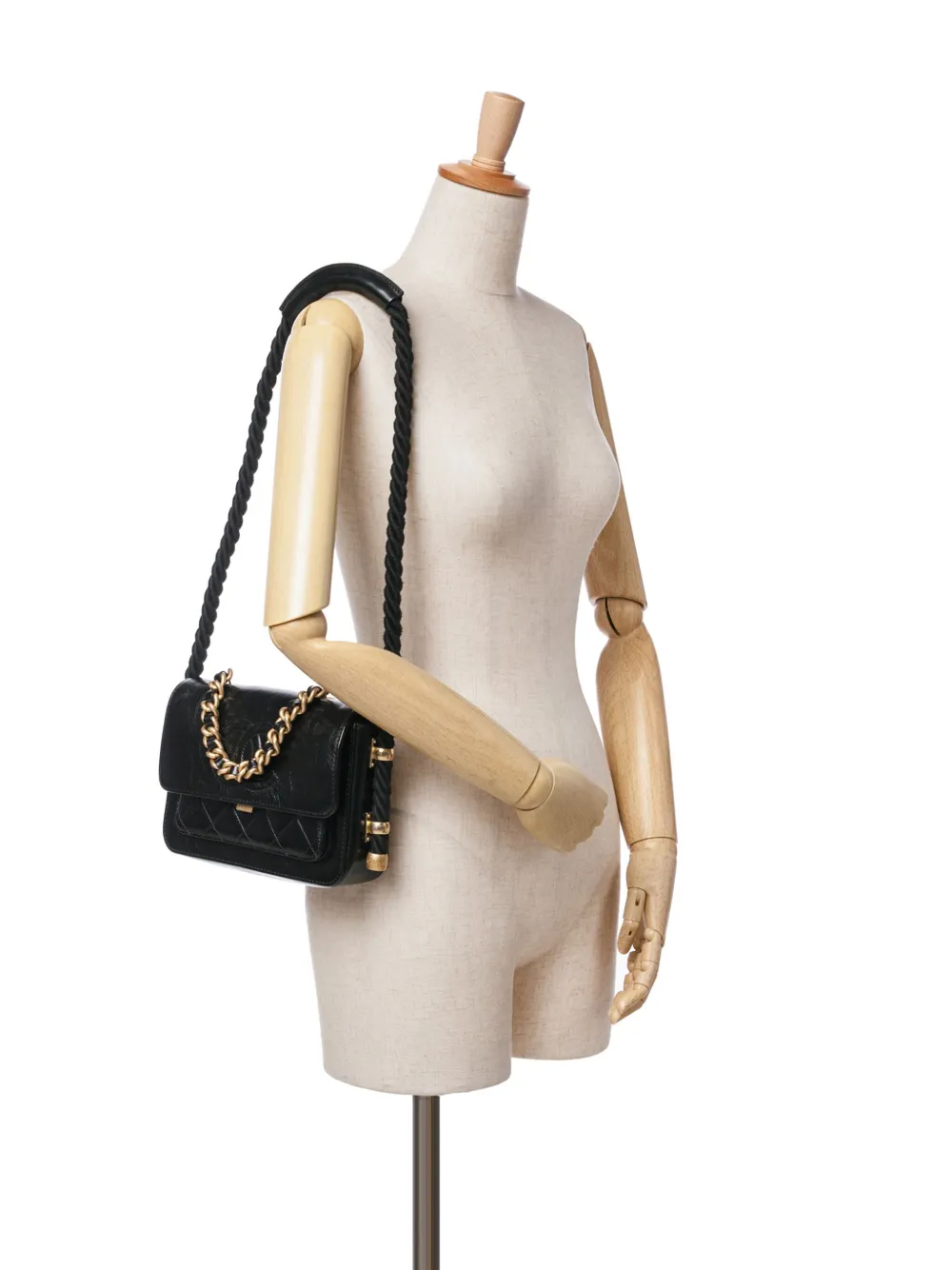 CHANEL Pre-Owned شنطة جلد 'إين فوغ روب' جلد مجعد بقلاب وبحمالة كتف 2019 | كلاسيكيات | Image 2