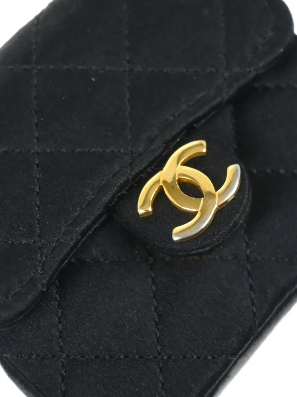 CHANEL ブラック キルティング フラップバッグ