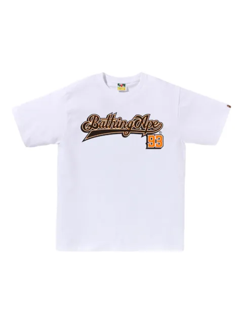 A BATHING APE® playera con logo estilo béisbol