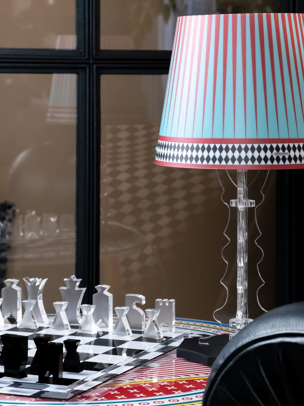 VESTA ACRYLIC CHESS SET