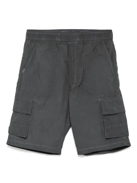 izzue logo-patch cargo shorts 