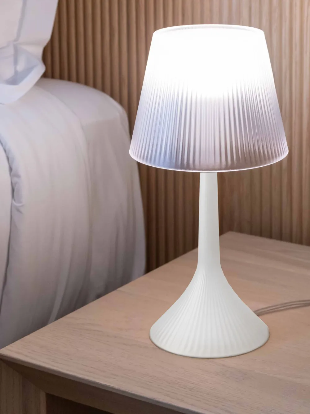 Vesta Duse Wireless Lamp