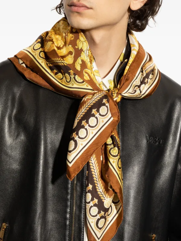 Versace プリント スカーフ | ブラウン | FARFETCH JP