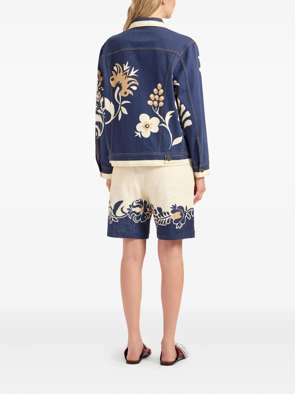 La DoubleJ Shorts met bloemenprint Beige