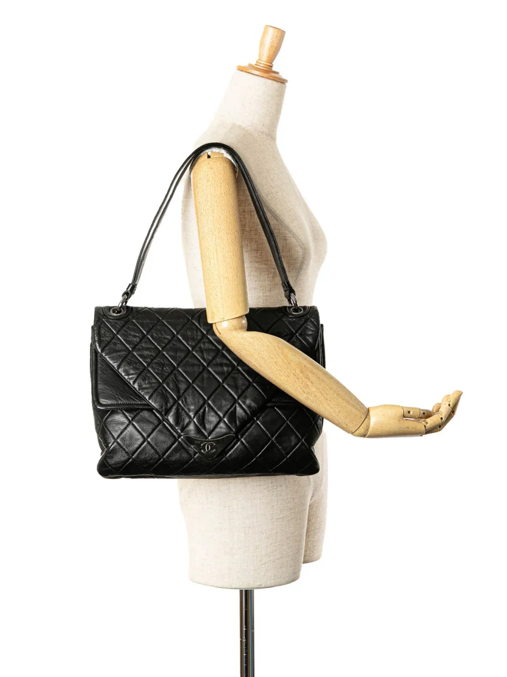 CHANEL Pre-Owned 2006-2008 Quilted Lambskin Padded Envelope Double Flap shoulder bag | Pre-Owned | Image 2