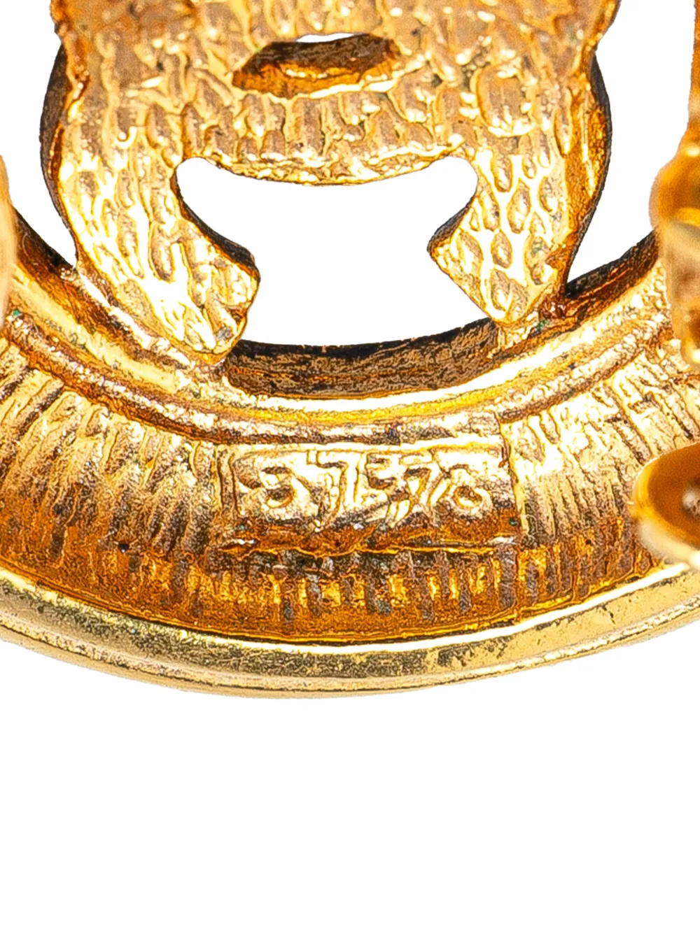Pre-owned Chanel 20th Century Gold Plated Cc Clip On Earrings Costume Earrings
