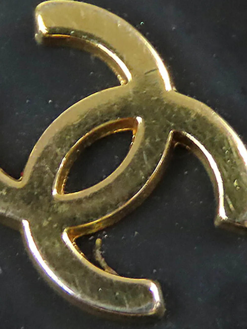 Pre-owned Chanel 1994 Gold Plated Resin Cc Clip On Earrings Costume Earrings