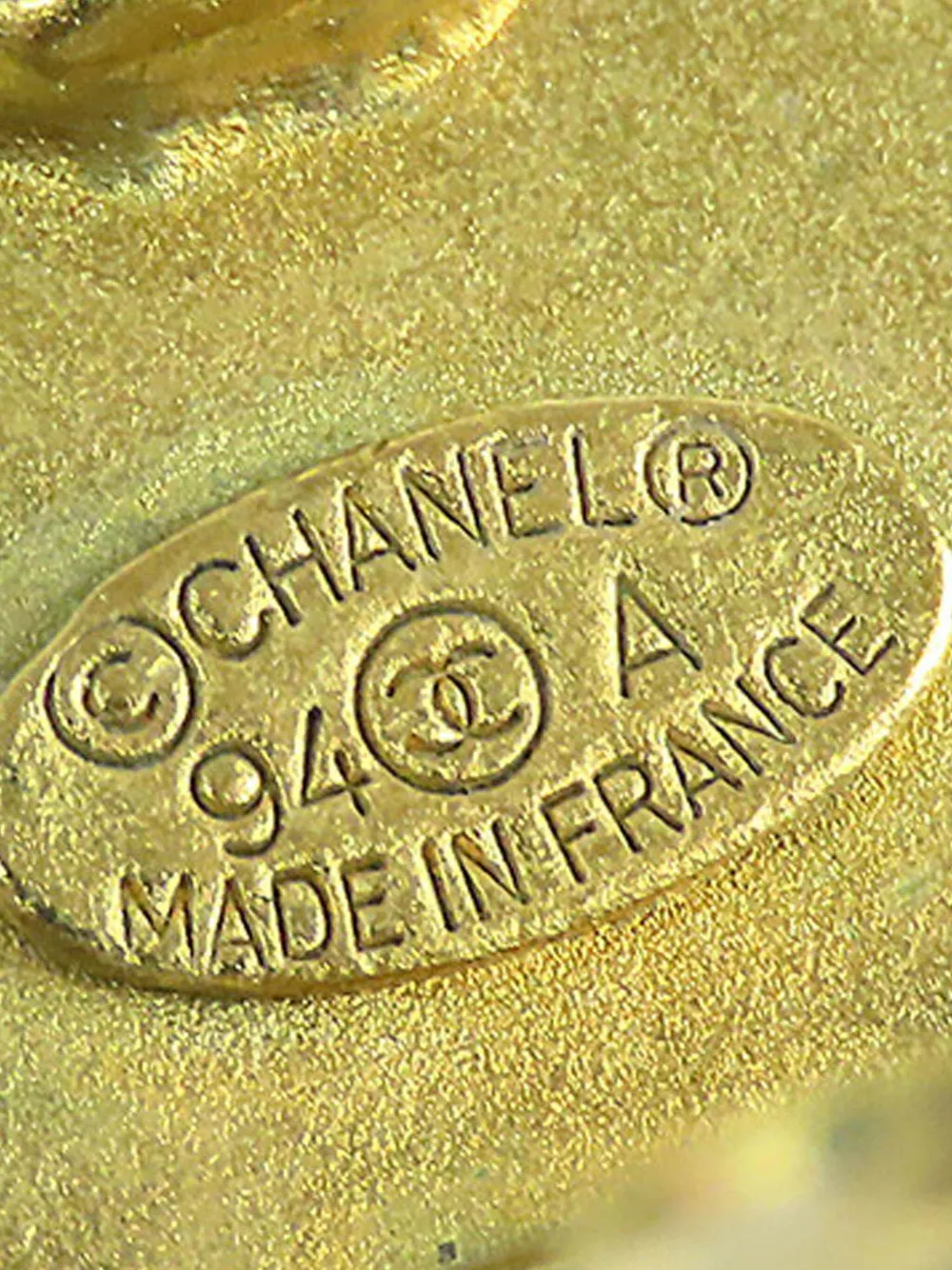 Pre-owned Chanel 1994 Gold Plated Resin Cc Clip On Earrings Costume Earrings