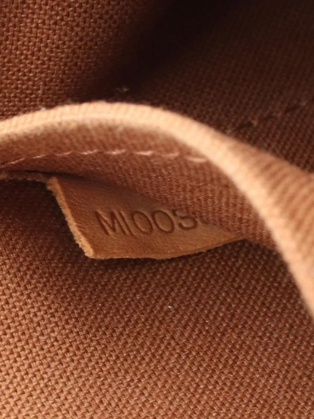 Louis Vuitton Pre-Owned 2005 Monogram Pochette Marelle PM belt bag | Pre-Owned | Image 2