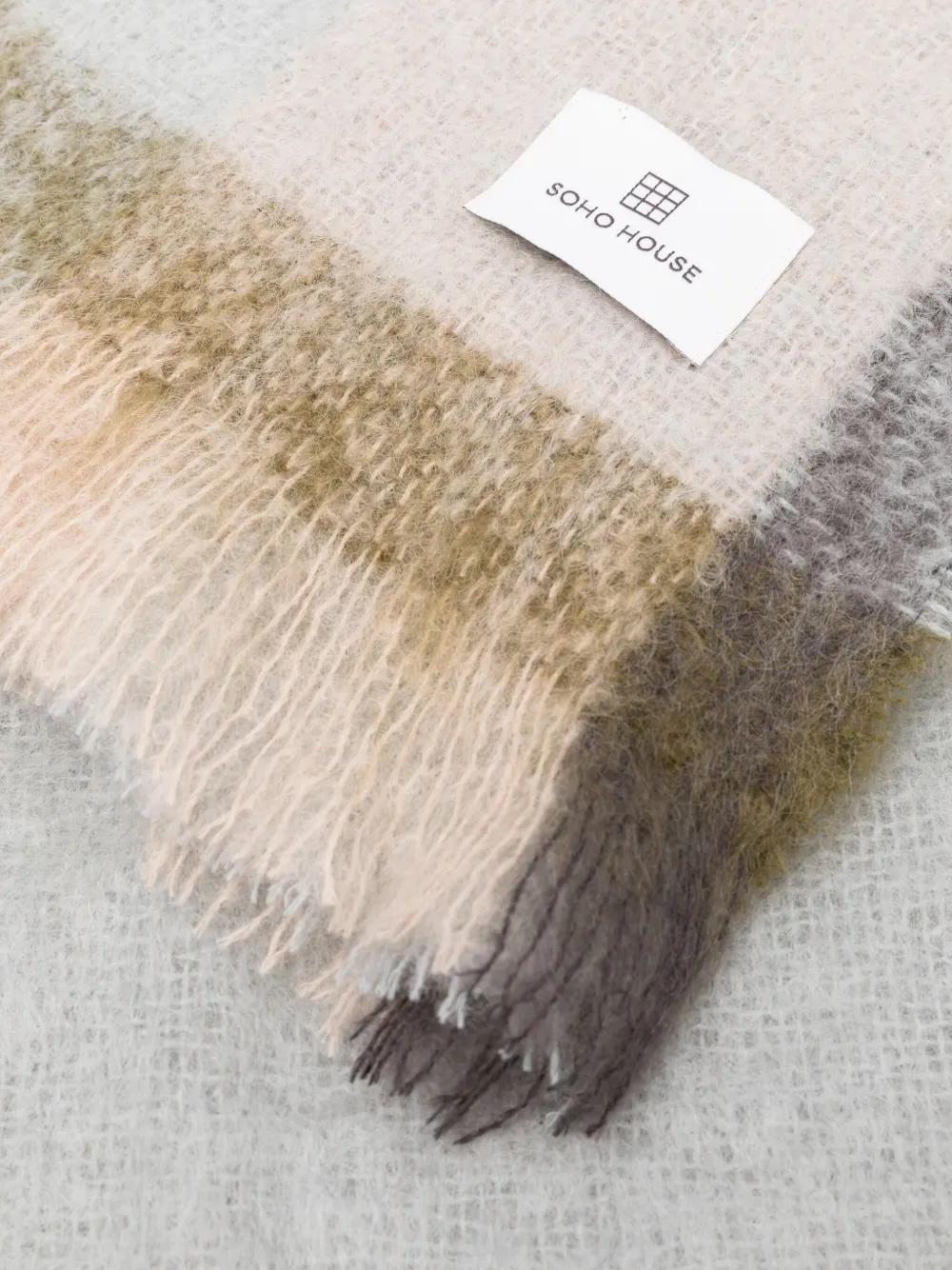 Soho Home Curtis checked throw - Blauw