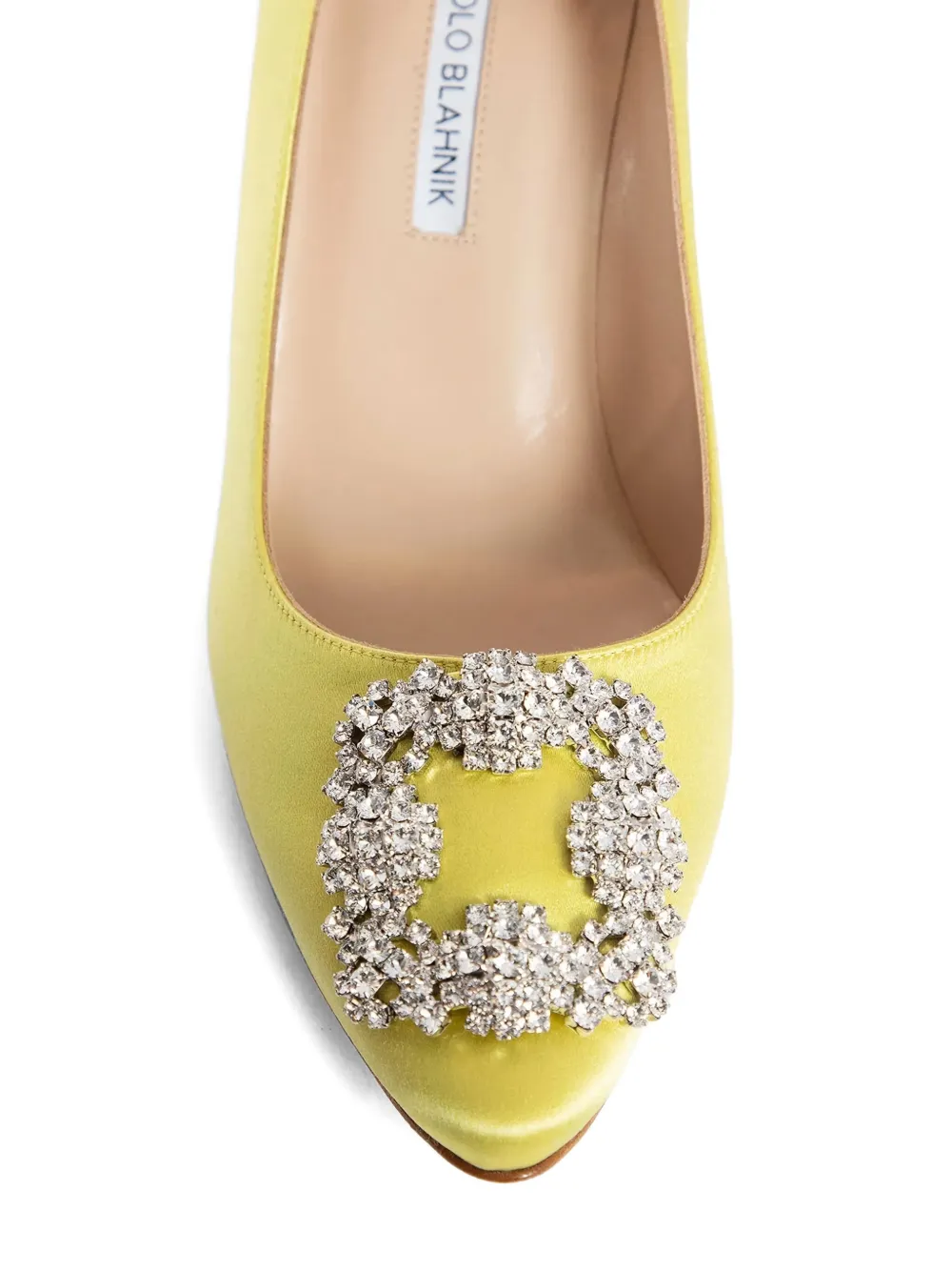 Manolo Blahnik 70 mm Hangisi satijnen pumps met kristallen gesp Geel