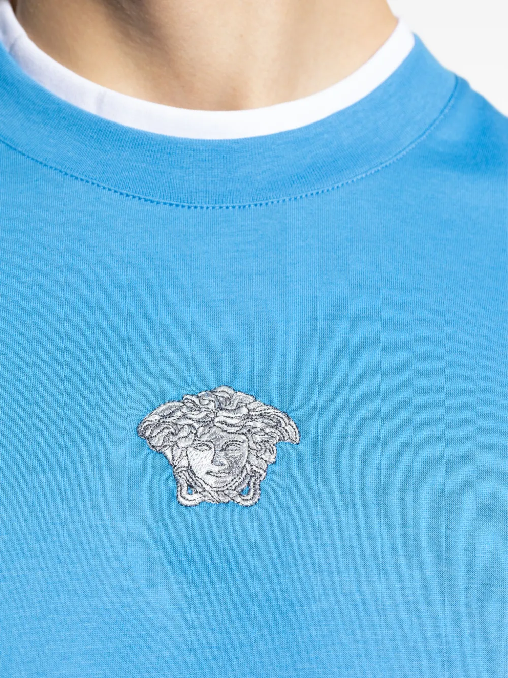 Versace T-shirt met geborduurd Medusa logo Blauw