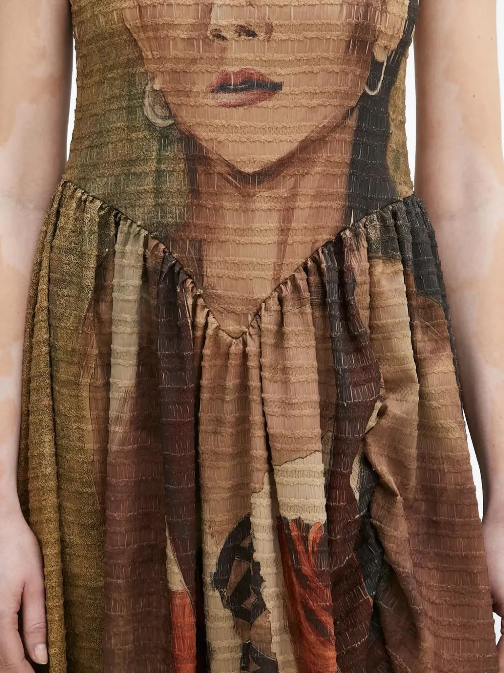 Andersson Bell Gesmockte jurk met print Beige