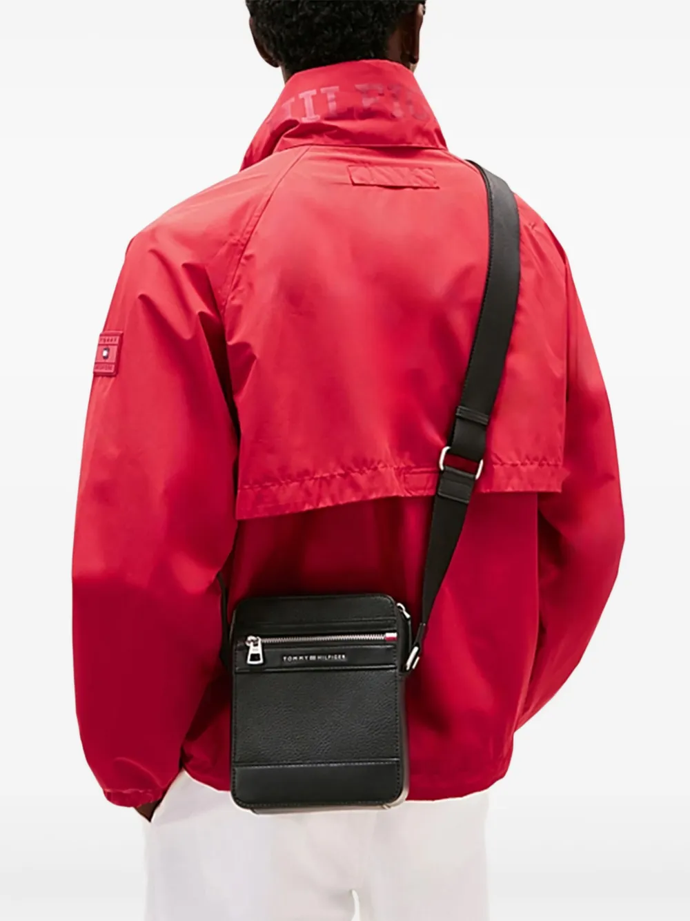 Tommy Hilfiger textured leather crossbody bag - Zwart