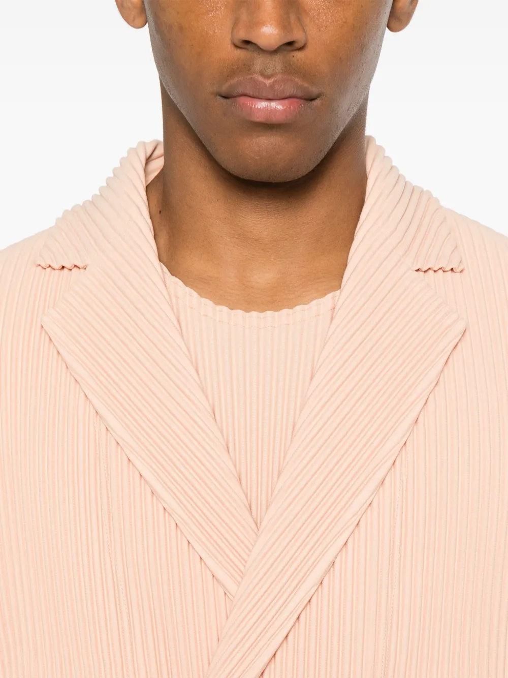 ISSEY MIYAKE PLISSÉ-EFFECT BLAZER