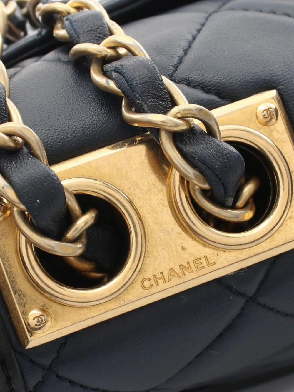 Pre-owned Chanel 2014-2015 Medium Elegant Cc Flap Bag