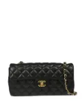 CHANEL Pre-Owned 2010 East West shoulder bag - Black