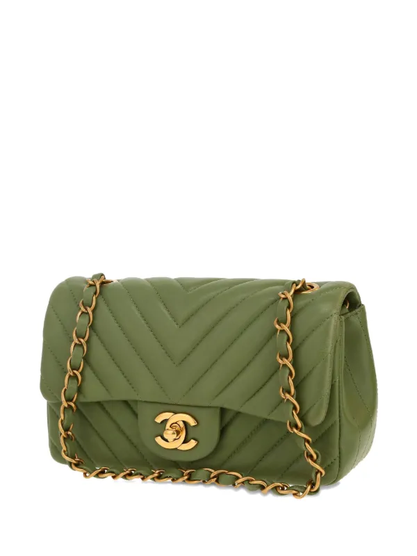 VINTAGE●CHANEL●シェブロン ミニ フラップバッグ シャネル(CHANEL)シャネル ミニ フラップバッグ シェブロン V