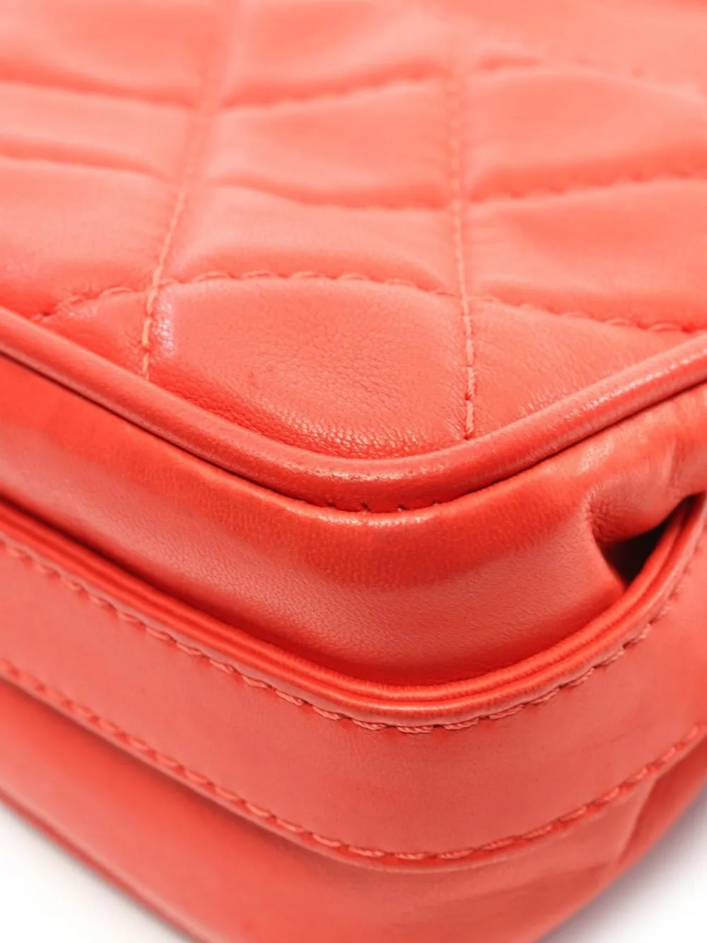 Pre-owned Chanel 2006-2008 Matelasse Shoulder Bag In Red