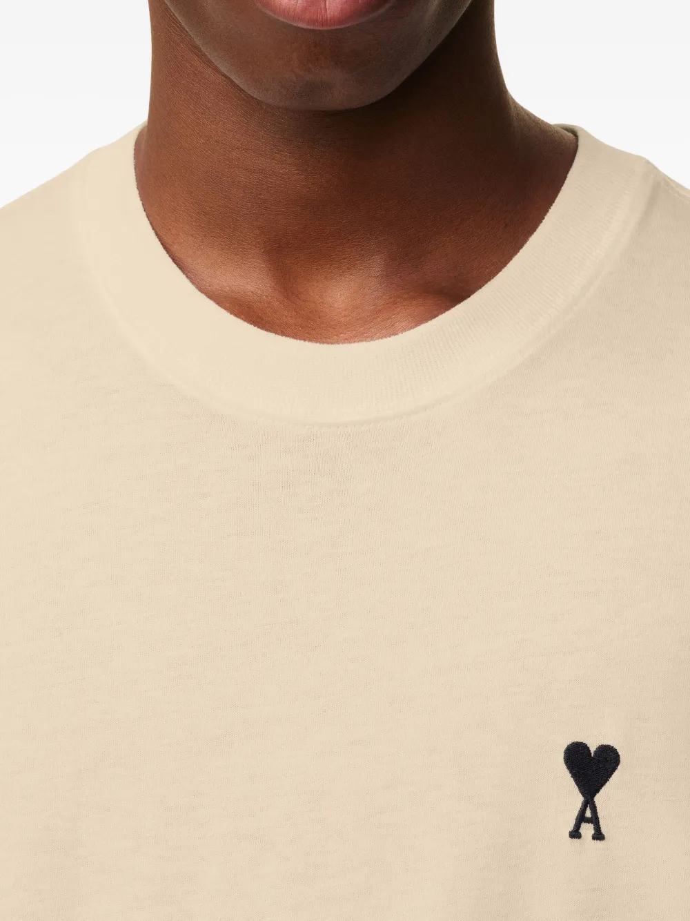 AMI Paris T-shirt met geborduurd logo Beige