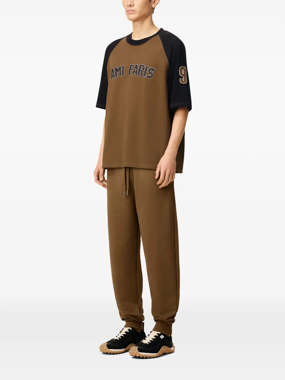 AMI Paris Tweekleurig katoenen T-shirt met korte mouwen Bruin