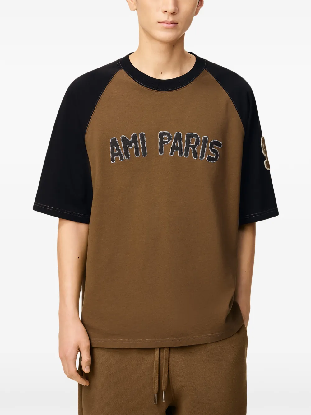 AMI Paris Tweekleurig katoenen T-shirt met korte mouwen Bruin