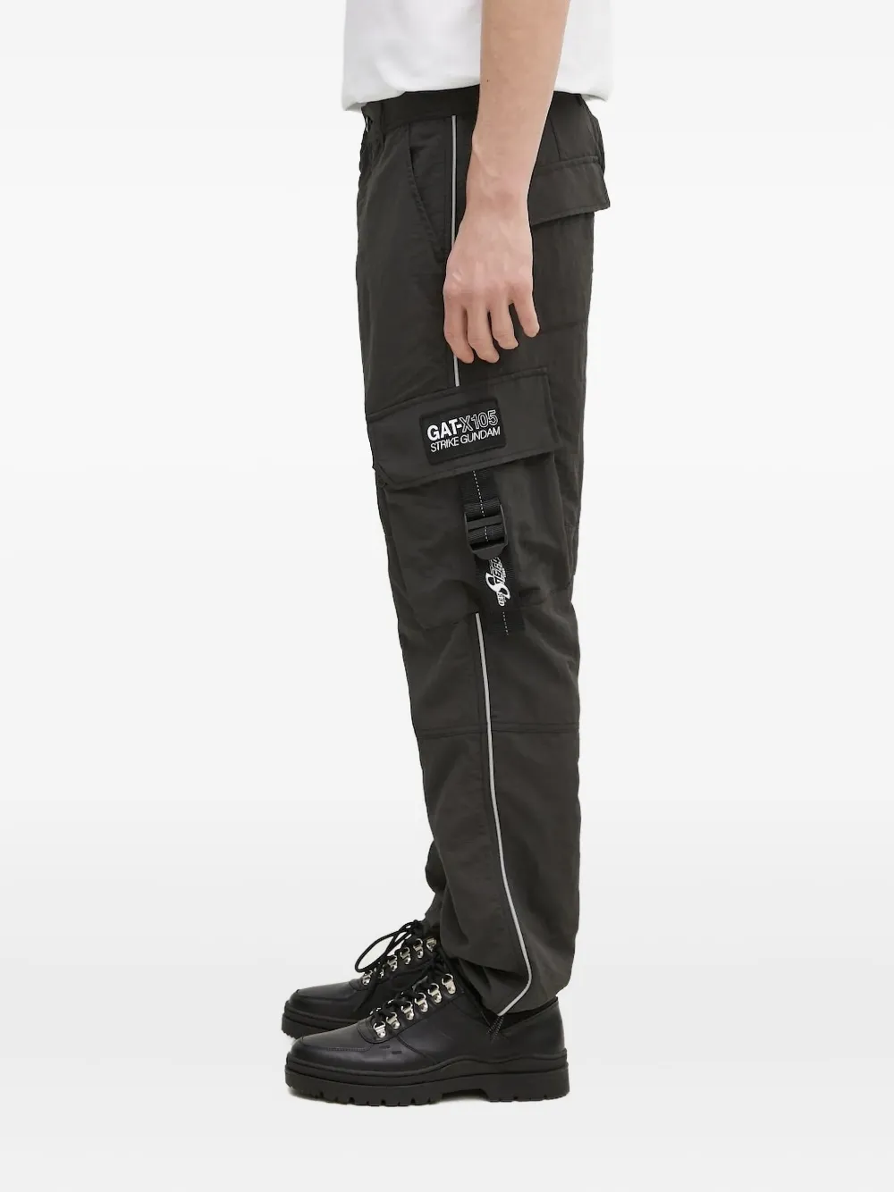 Levi's Broek met cargo zak en grafische patch Zwart