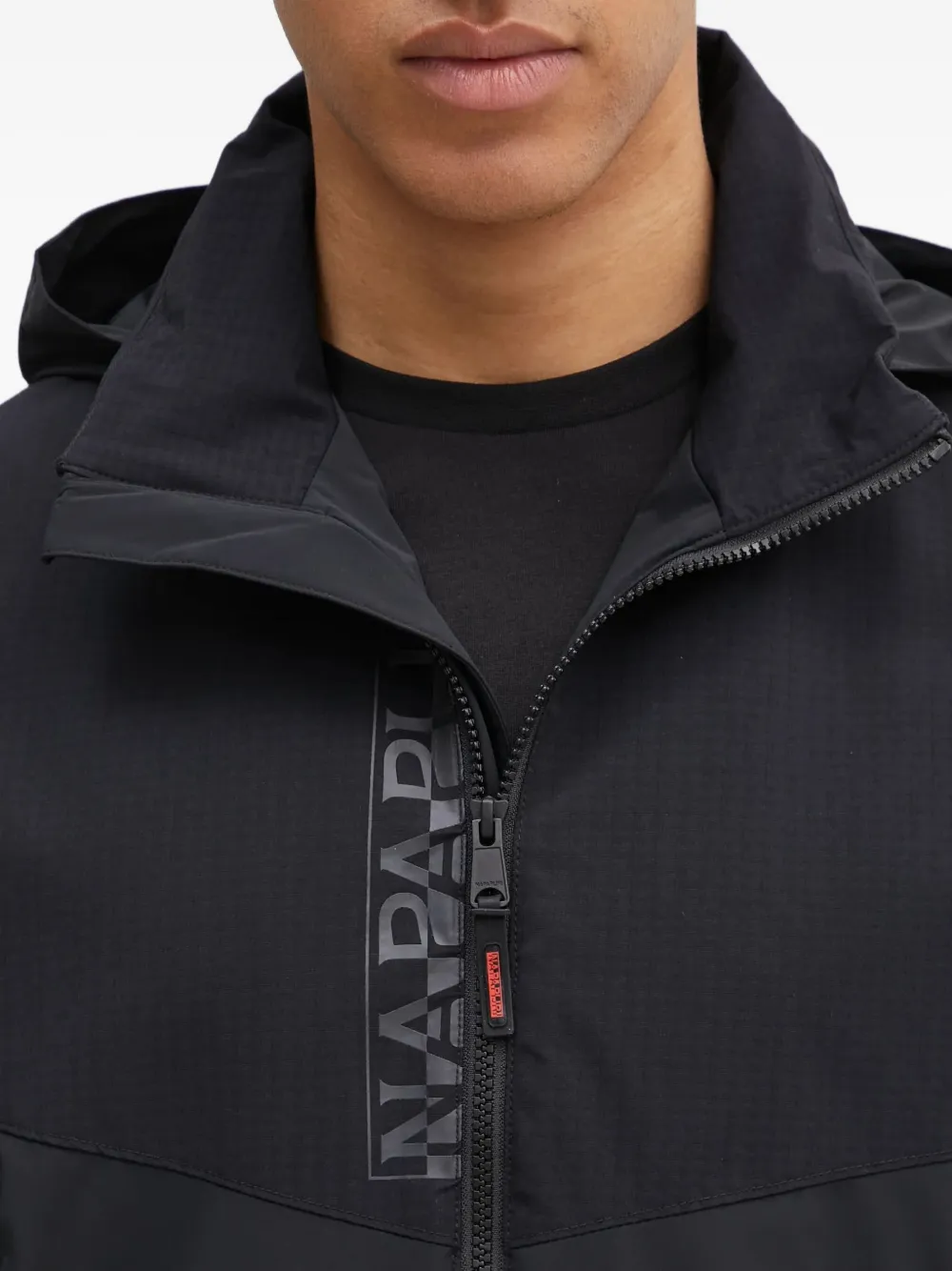 Napapijri Jack met capuchon en logodetail Zwart