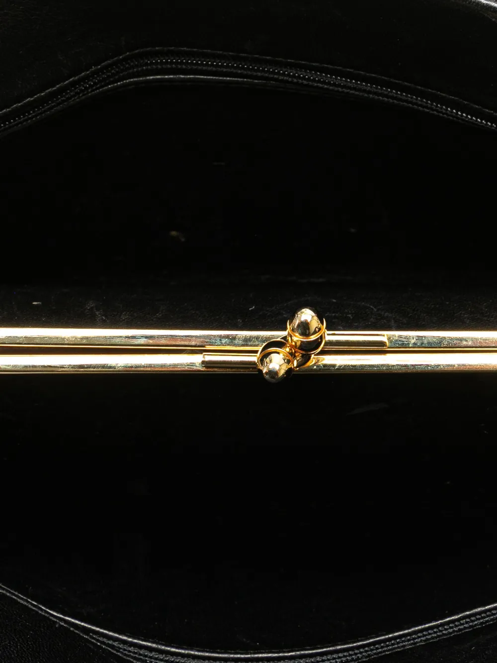 Pre-owned Chanel 1989-1991 Cc Chevron Lambskin Frame Chain Shoulder Bag