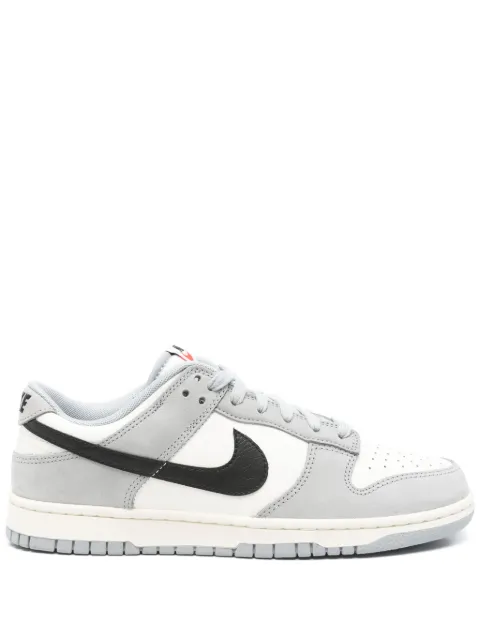 Nike Dunk Low sneakers