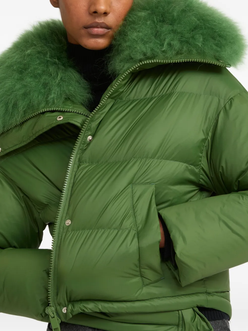 Yves Salomon Lambshearlking-trimmed Puffer Jacket In Green