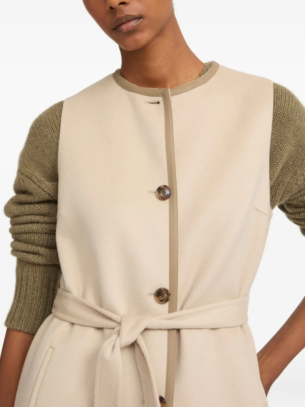 Yves Salomon Gilet met dubbele rij knopen en ceintuur Beige