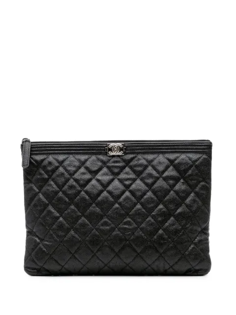 CHANEL Pre-Owned 2019 Medium Quilted Caviar Boy O Case clutch bag