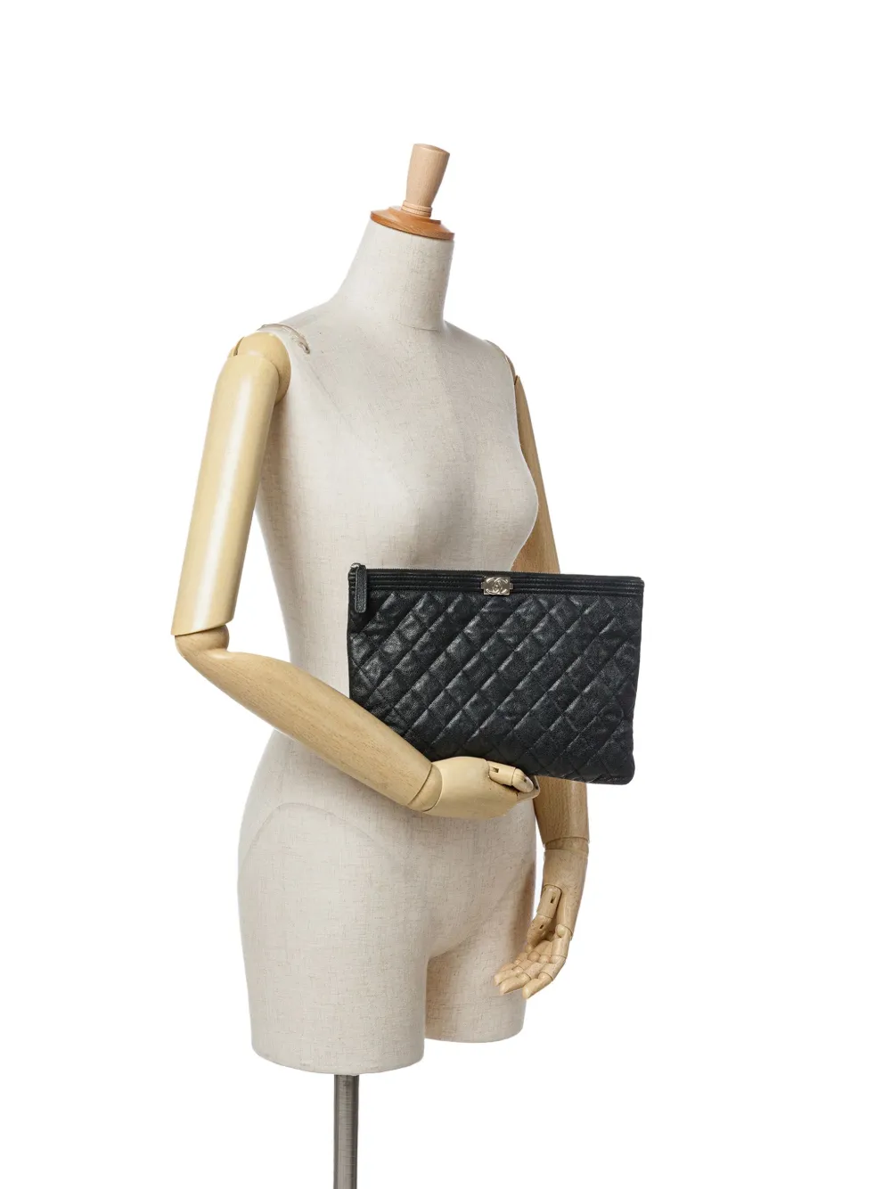 CHANEL Pre-Owned 2019 Medium Quilted Caviar Boy O Case clutch bag | Pre-Owned | Image 2