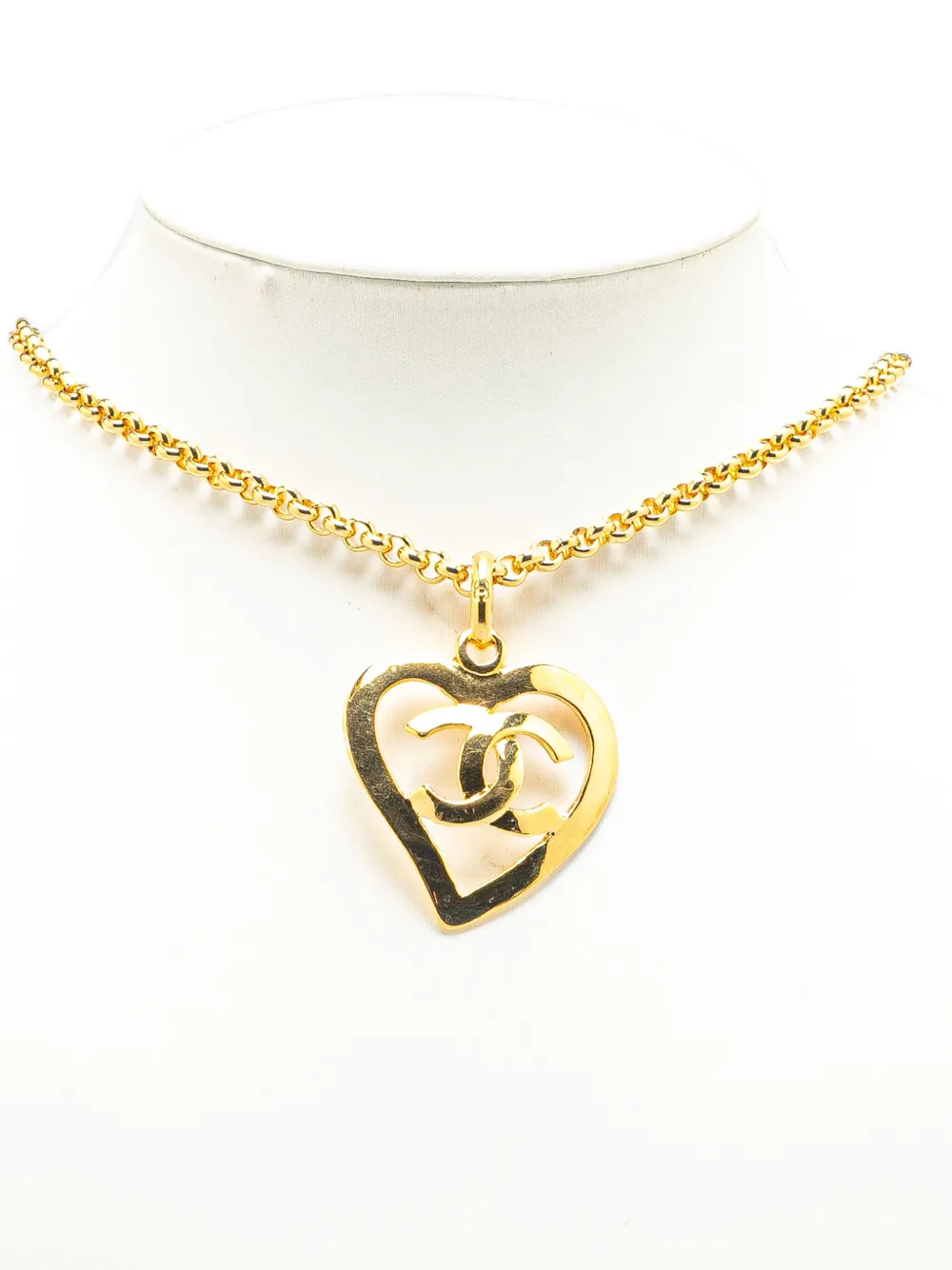 Pre-owned Chanel 1995 Gold Plated Cc Heart Pendant Necklace Costume Necklace