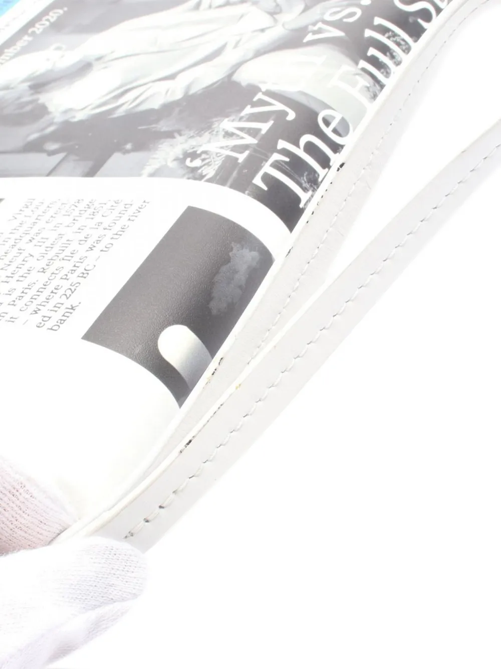 Louis Vuitton Pre-Owned 2021 Leather Everyday LV Newspaper Pouch clutch bag | Pre-Owned | Image 2
