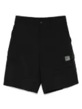 izzue logo-patch cargo shorts - Black