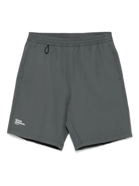 izzue logo-printed shorts 