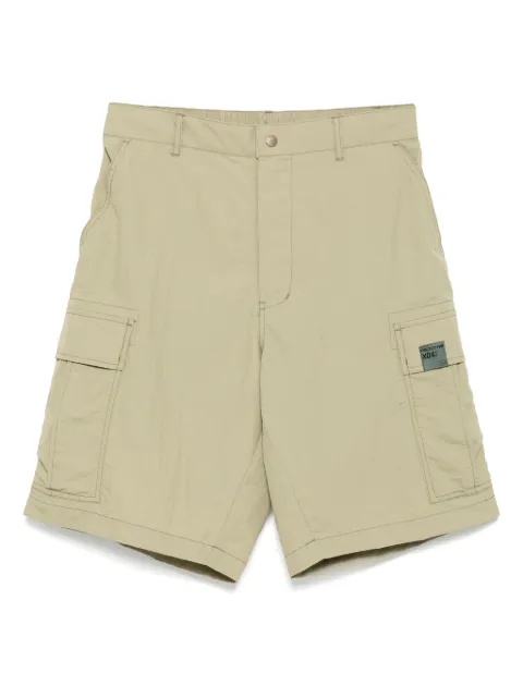 izzue logo-patch shorts 