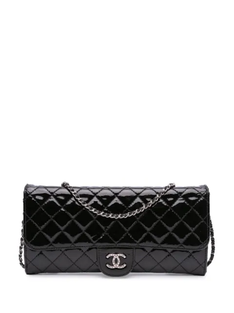 CHANEL Pre-Owned 2010-2011 Quilted Patent Brilliant East West Wallet On Chain shoulder bag