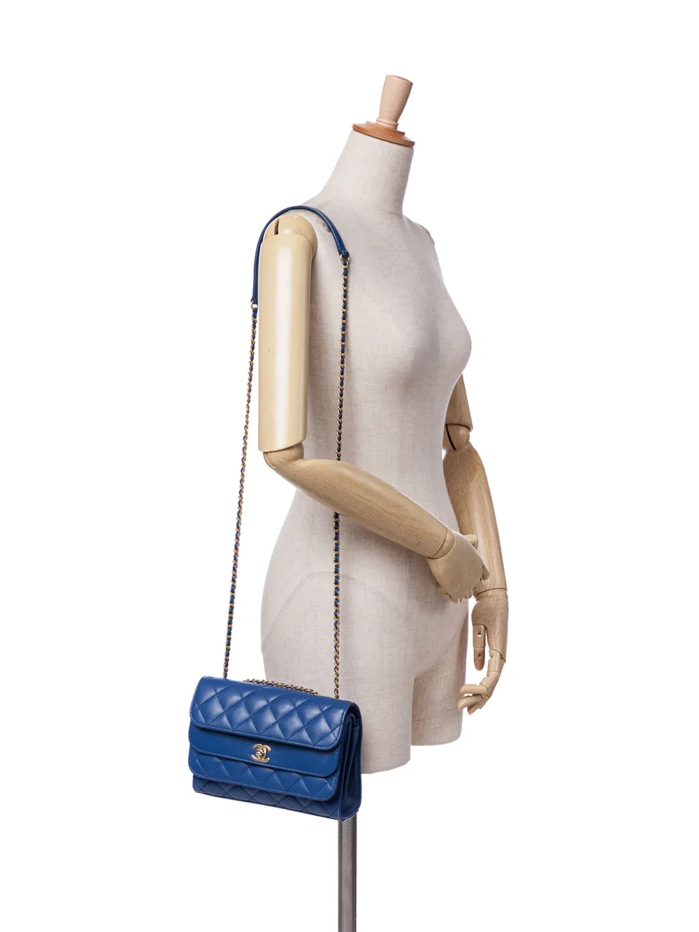 CHANEL Pre-Owned 2019 CC Quilted Calfskin Triple Flap shoulder bag | Pre-Owned | Image 2