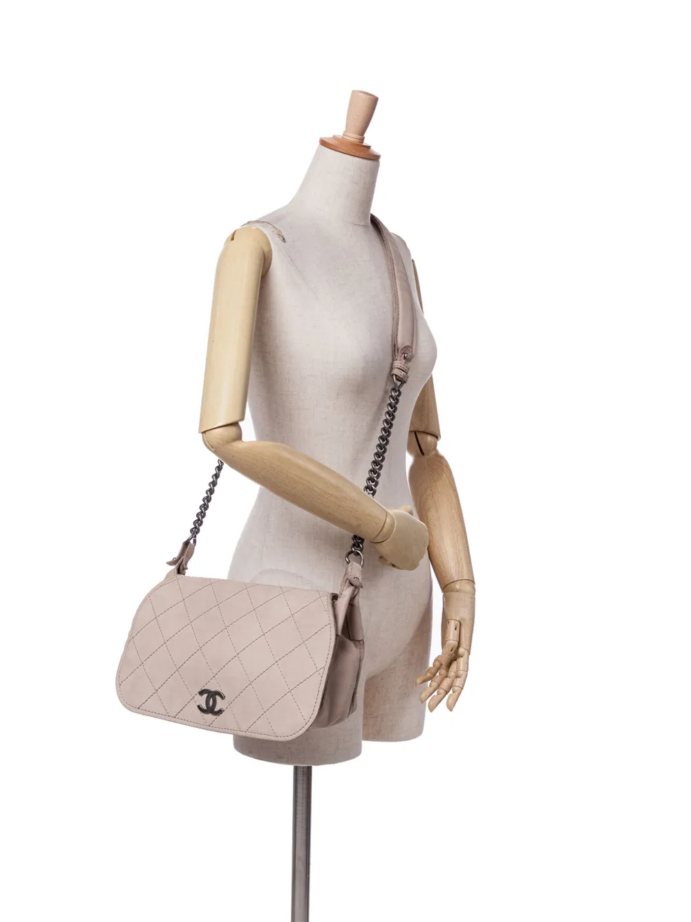 CHANEL Pre-Owned 2013-2014 Calfskin Stitched Highlander Messenger Bag crossbody bag | Pre-Owned | Image 2