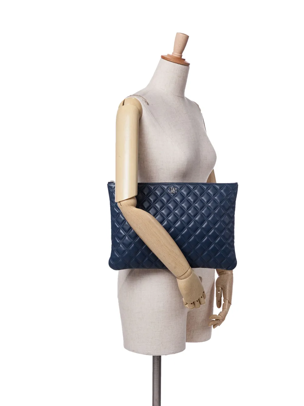 Pre-owned Chanel 2014-2015 Cc Quilted Lambskin Double Stitch Clutch Bag