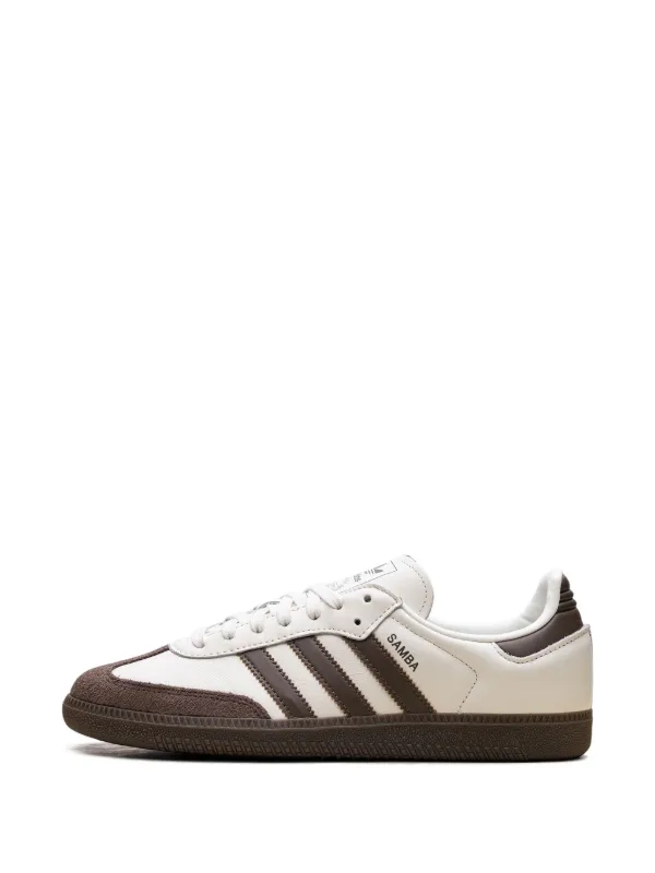 Adidas Samba OG “Off White/Earth Strata/Gum” スニーカー Adidas Samba OG “Off White/Earth Strata/Gum” スニーカー