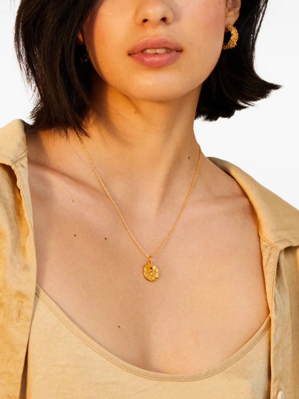Alighieri The Taurus Medallion textured circular-pendant necklace | Men | Image 2