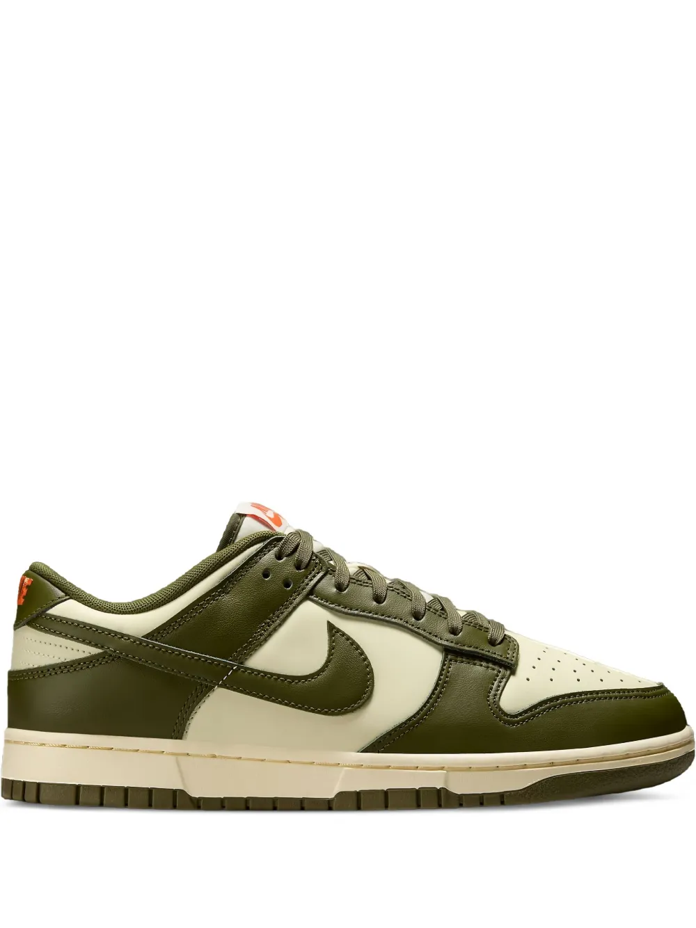 Nike leather panelled low trainers Neutrals